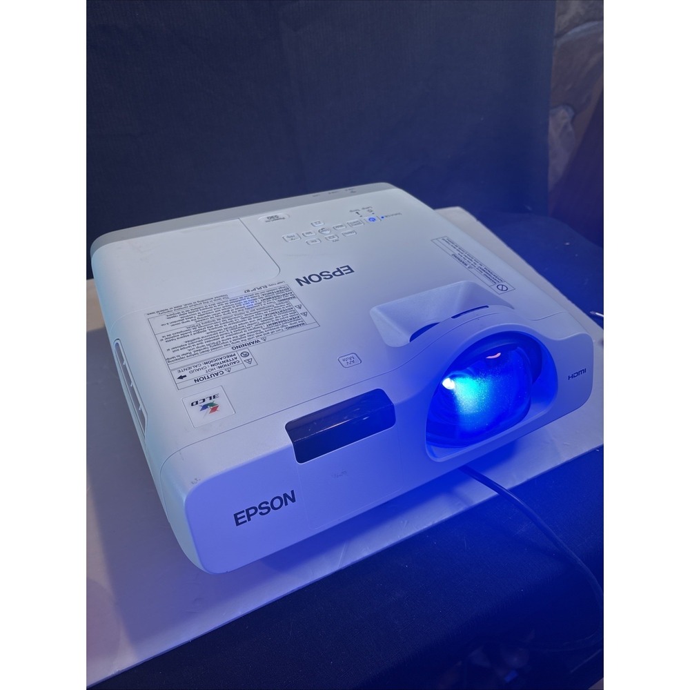 Epson PowerLite 530 Home Cinema 3LCD Projector H673A White HDMI USB